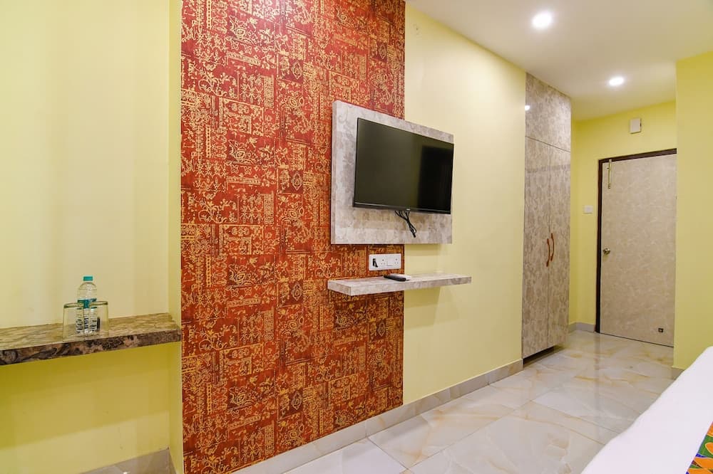 Fabhotel Divine Chariot