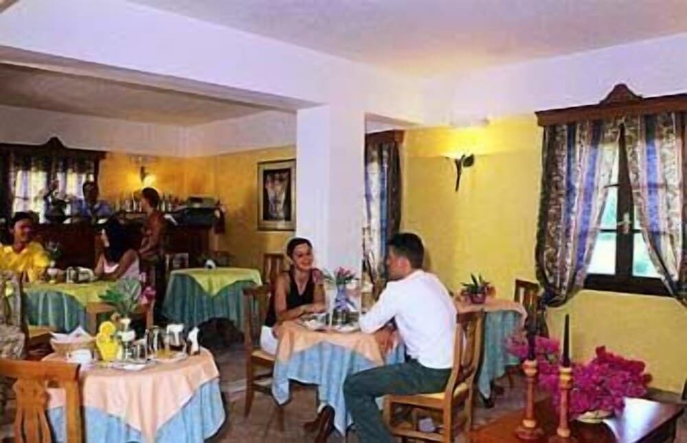 Cyclades Hotel