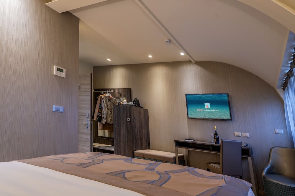 Smart Hotel Holiday