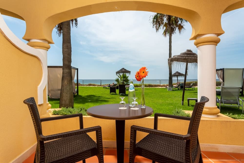 AP Oriental Beach