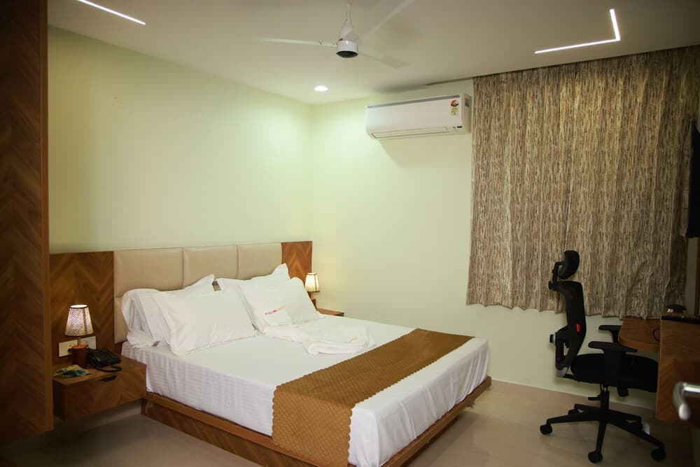NOVEL HOTEL