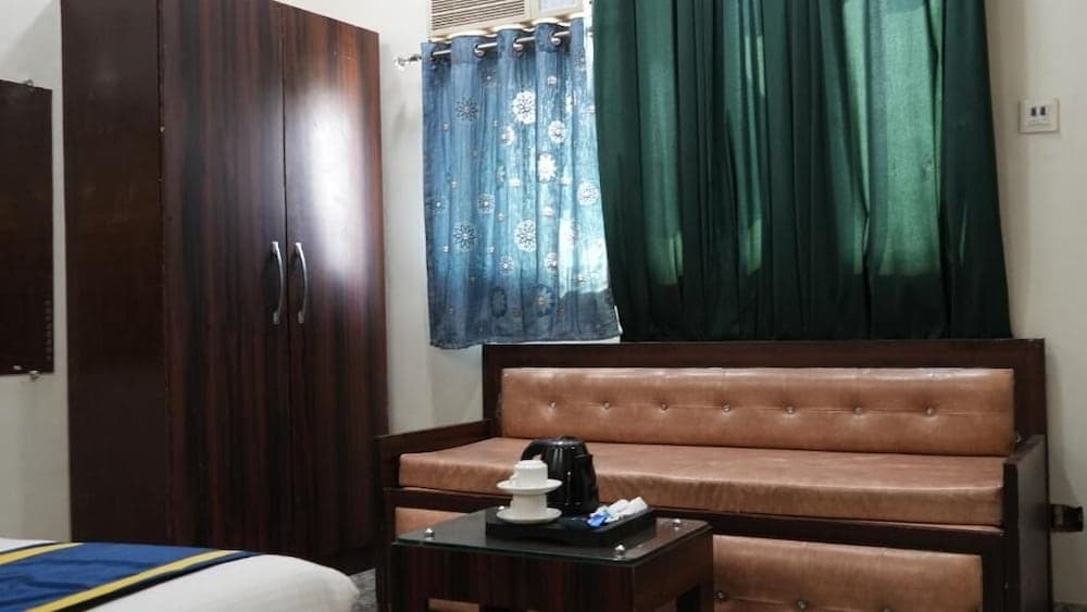 GOLDEN GSC HOTEL