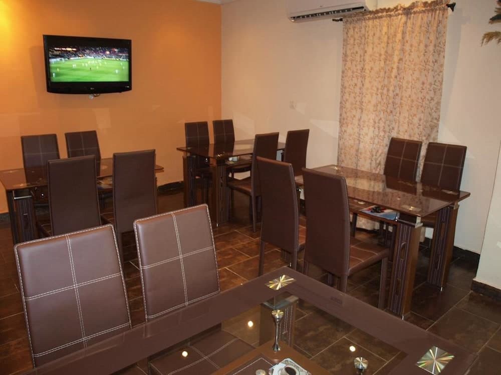 Bay Suites