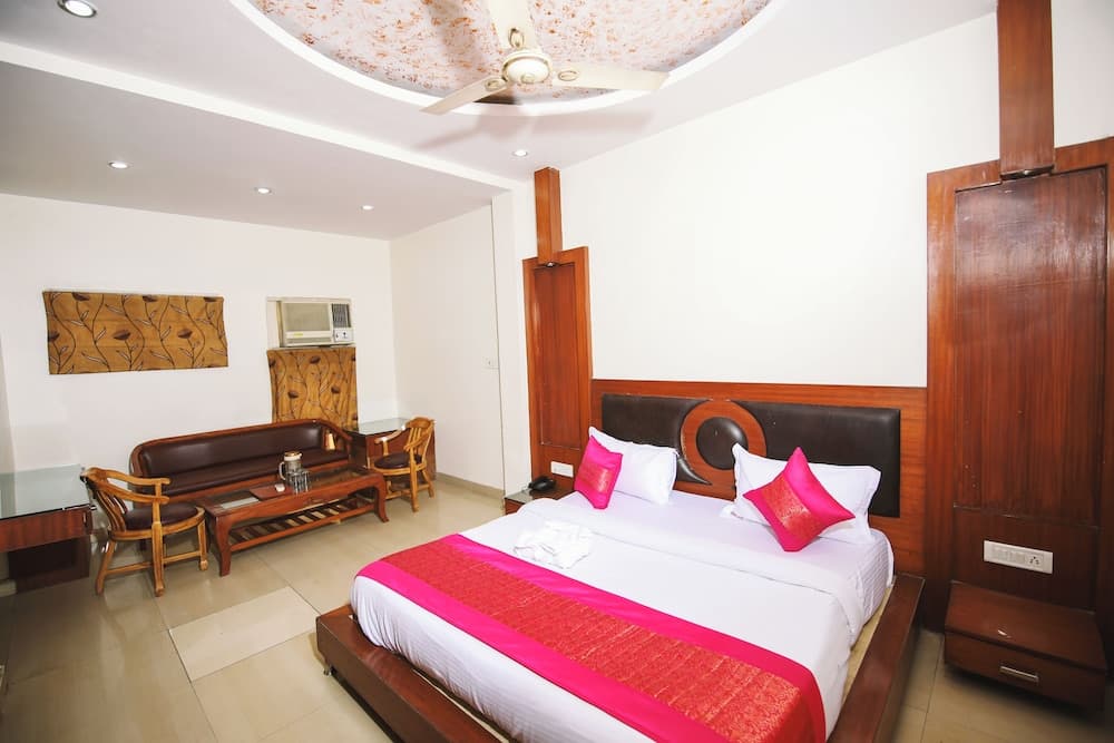 Khanna Residency