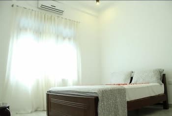 Roxana Holiday Inn