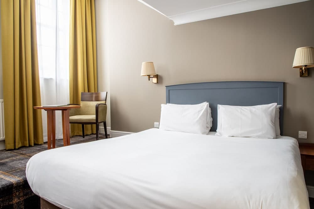 Arnos Manor Hotel