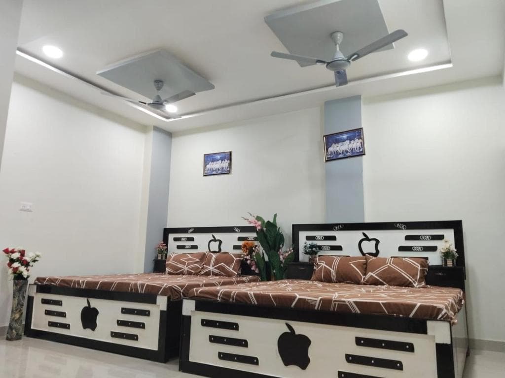 Shree Ji Kripa Dham