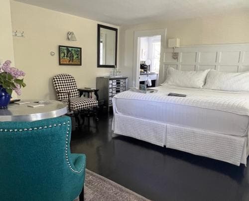 The Platinum Pebble Boutique Inn