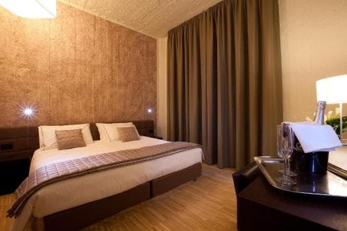 Ekk Hotel