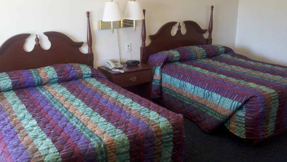 Four Oaks Lodging & RV Resort