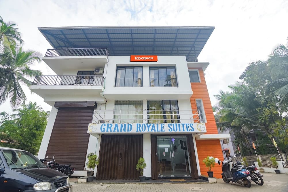 FabHotel Holiday Suites