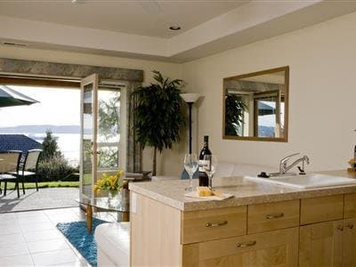 Three Tree Point Bed & Breakfast