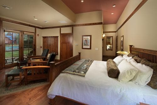 FivePine Lodge