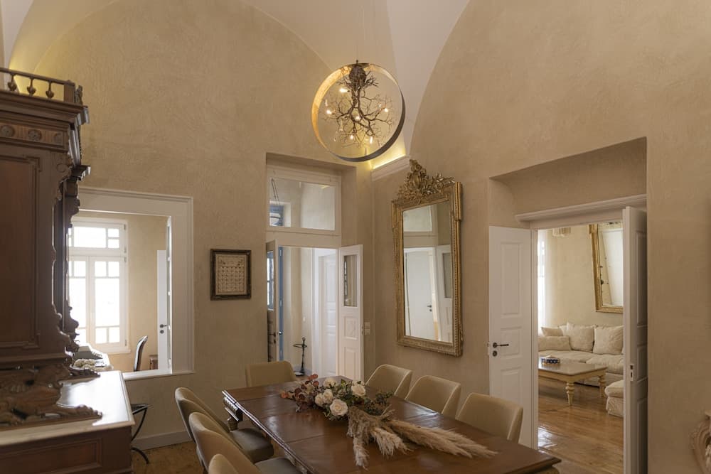 Oia Mansion