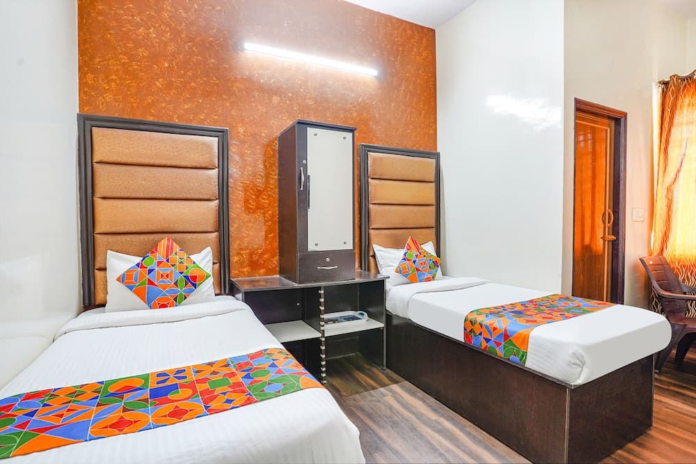FabHotel Pavithraa Edition