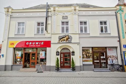 Lew Hostel