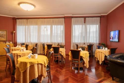 Maxim Hotel