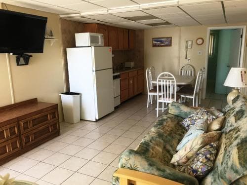 Four Winds Condo Motel