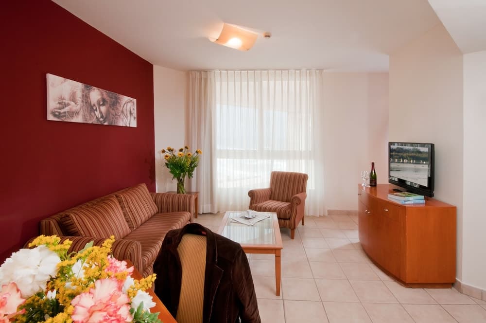 Leonardo Suite By The Beach