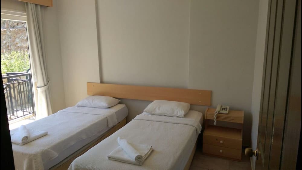 Es Apartments