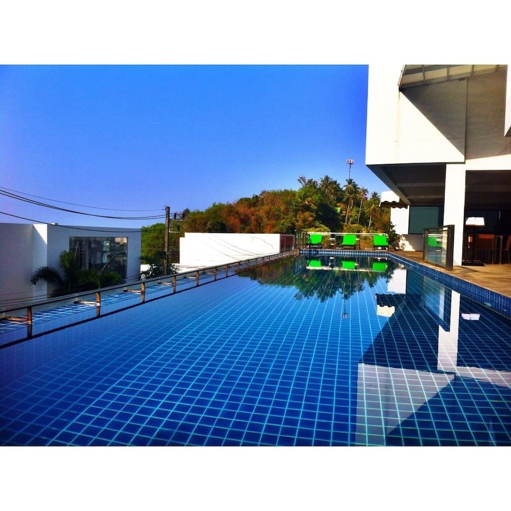 Lae Lay Suites