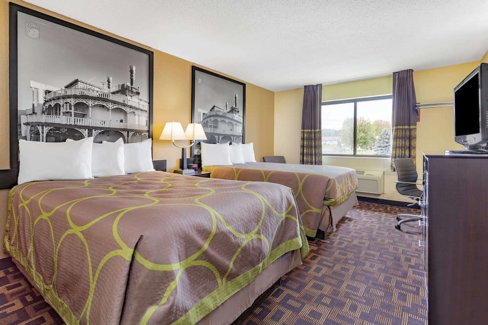 Super 8 By Wyndham Decorah