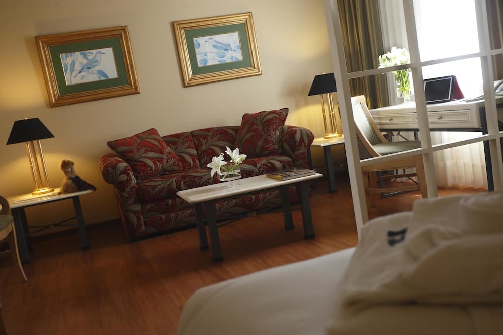 Suites del Bosque Hotel