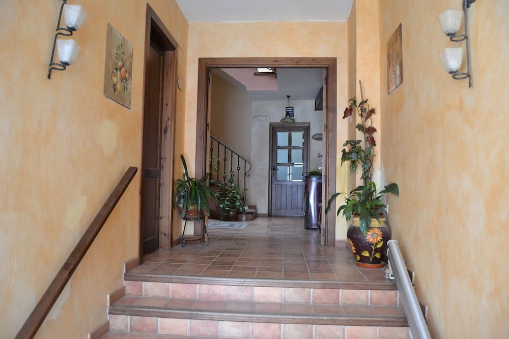 Toribio Hostal & Restaurante