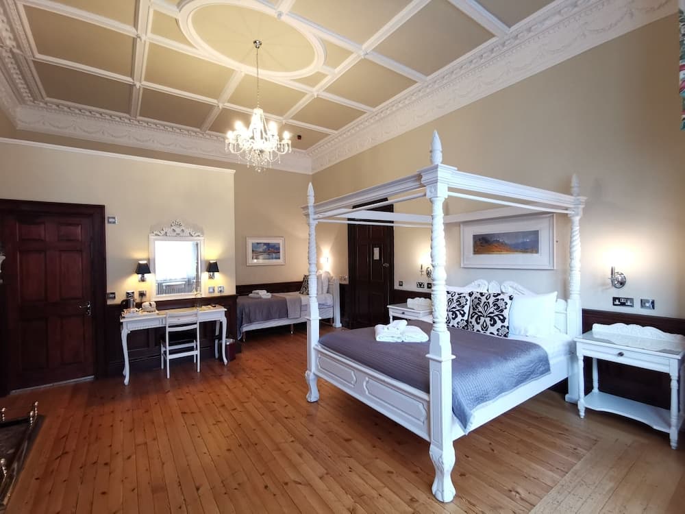 The Lairg Hotel