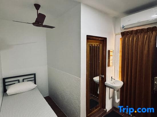 HOTEL N N PALACE