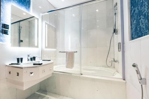 Iridium Hotel