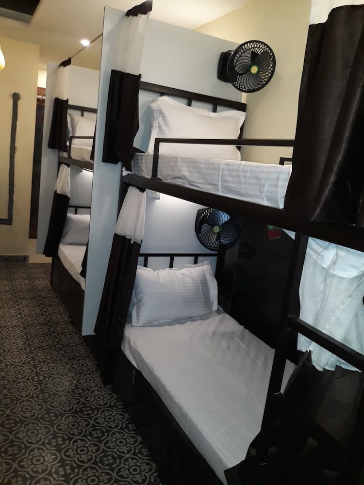 Deck 3 Airport Dormitory