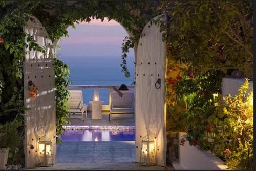 Athermi Suites