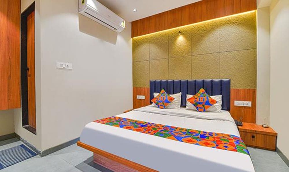 Fabhotel Udhna Inn