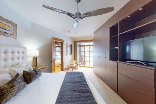 Settlers Lodge 104