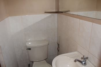 Hostal Shalom