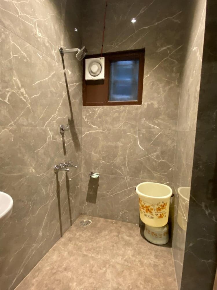 Goroomgo JK Residency Amritsar