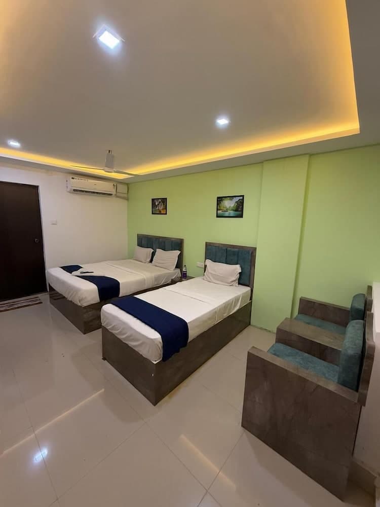 Hotel Queen Residency
