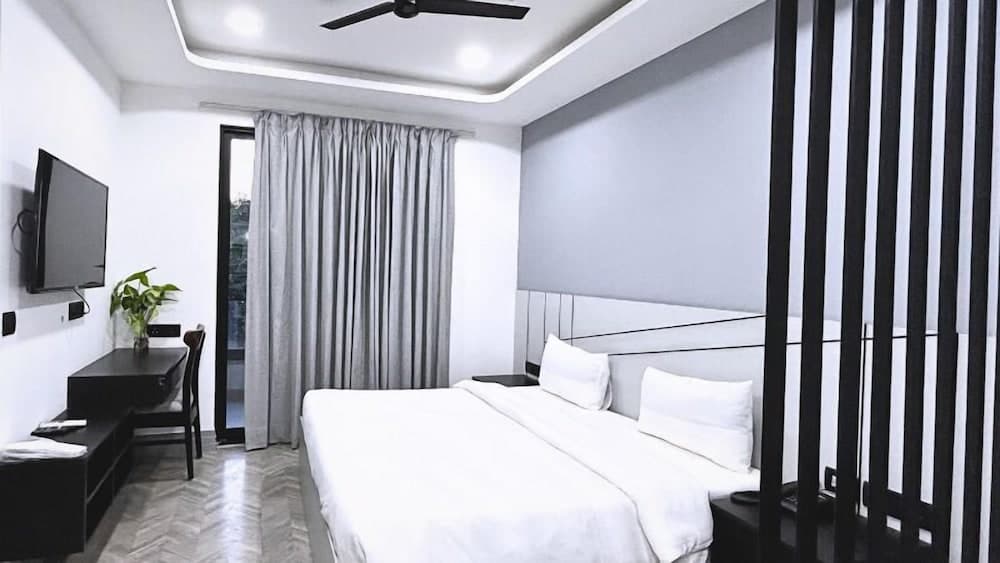 BedChambers Serviced Apartment, Golf Course, Gurgaon