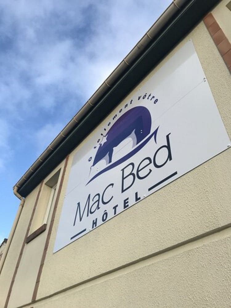 Hotel Mac Bed