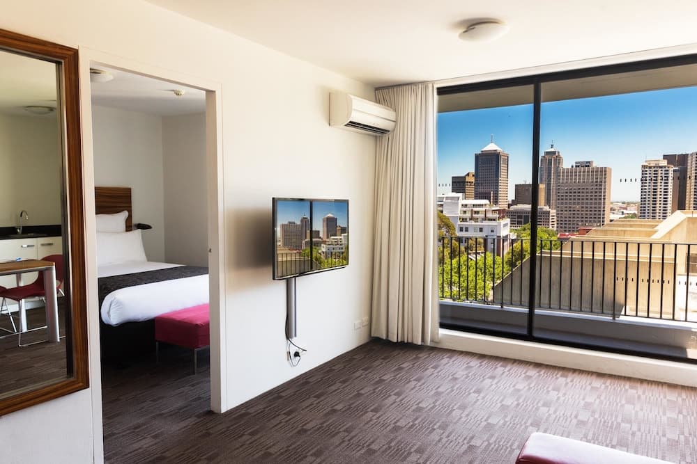 Cambridge Hotel