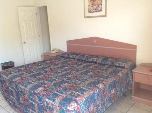 Redwood Motel