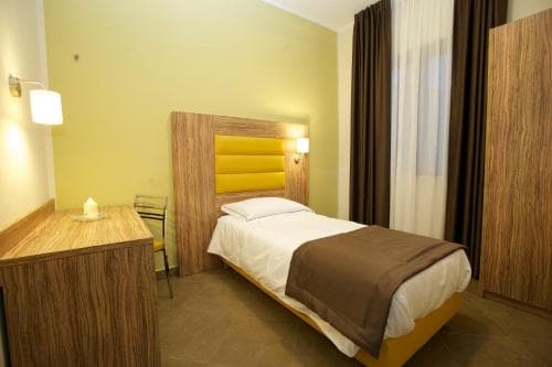 Giga Hotel