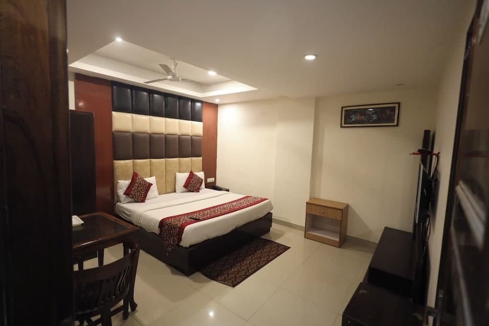Airpot The Paramonnt Hotel
