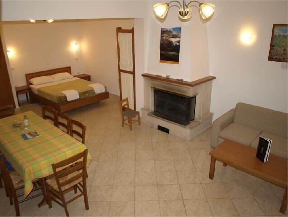 Aristea Hotel