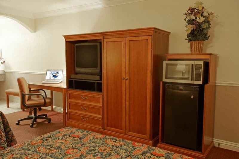 Legacy Inn & Suites