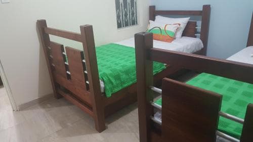 Hotel 20-28