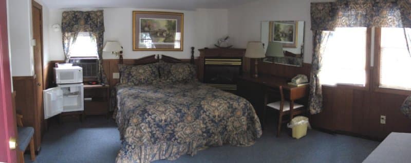 Lazy E Motor Inn