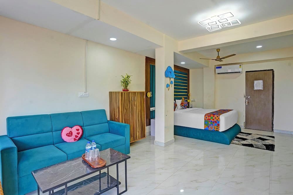 Fabhotel Small Daddy Plus