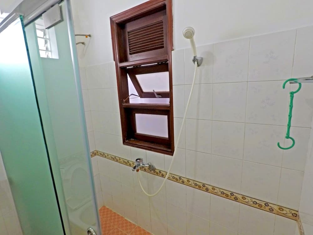 Drop By Saigon Hostel